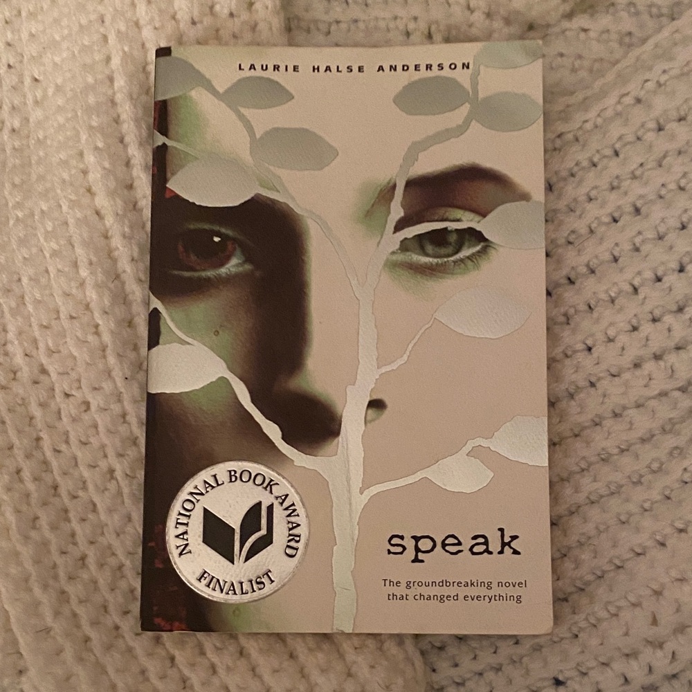 Speak by Laurie Halse Anderson Fiction Paperback Book YA